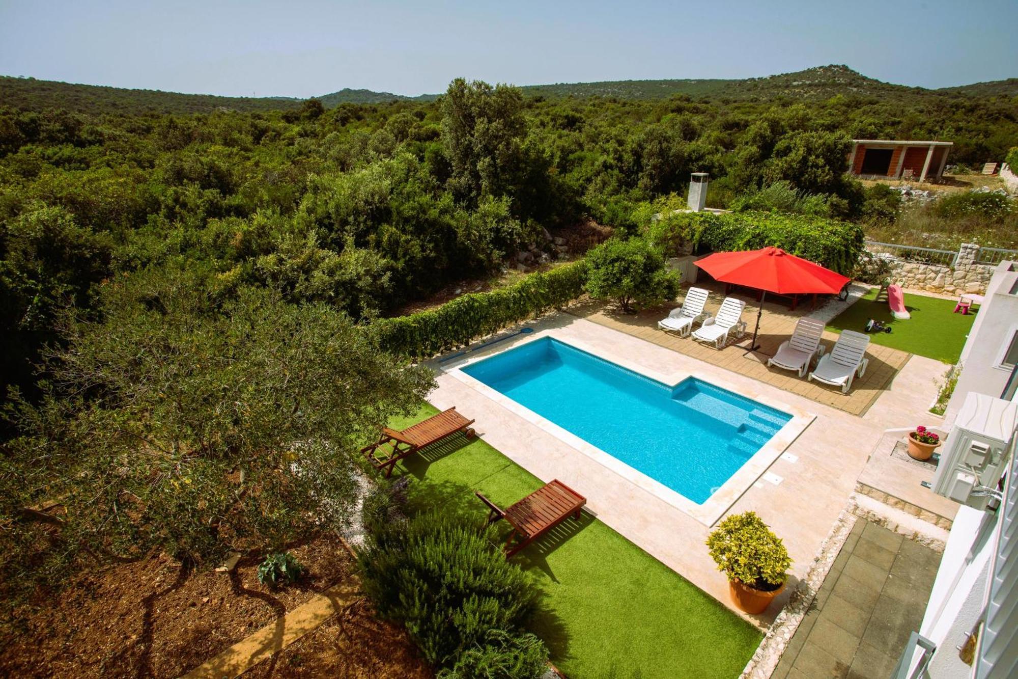 Holiday House Nena With Pool Vinišće Exterior foto